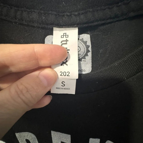 Nintendo Animal Crossing tshirt unisex Tom Nook Forever a Loan - Picture 2 of 3